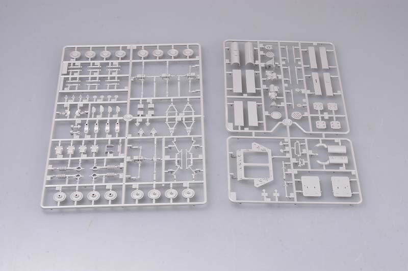 Trumpeter 00393 USMC LAV-AD Light Armored Vehicle-Air Defense 1/35 – zdjęcie 6