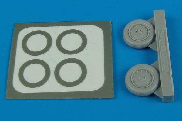 Aires 7243 F-8 Crusader wheels &amp;amp; paint masks 1/72 Other