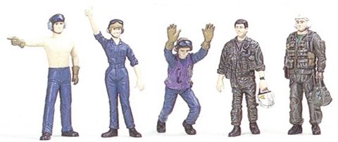 Fujimi 723457 Flight Deck Crew &amp;amp; Carrier Tractor 1/72 – zdjęcie 4