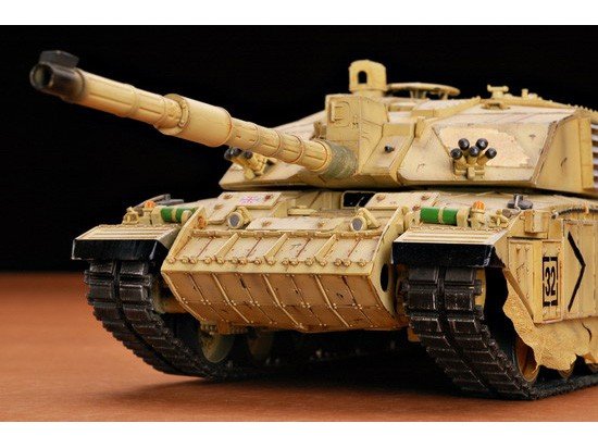 Trumpeter 00323 British Challenger 2 MBT (OP. Telic) Iraq 2003 1/35 – image 8