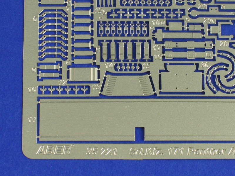Aber 35221 German medium tank Pz.Kpfw. V, Ausf.G (Sd.Kfz. 171) Panther Ausf.G late - basic set 1/35 – zdjęcie 3