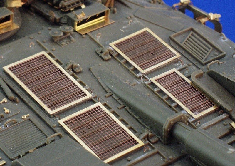 Eduard 35538 Strv.103 S-Tank 1/35 Trumpeter – image 5