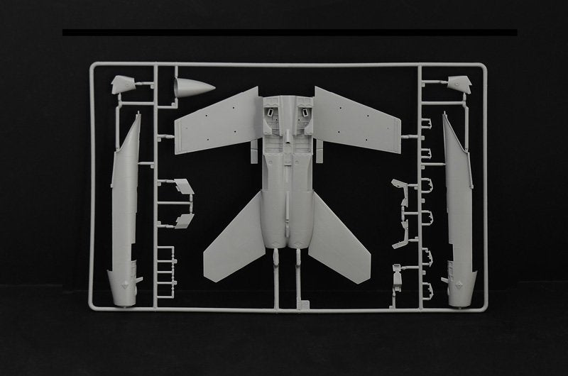 Italeri 2823 F/A-18F U.S. Navy Special Colors 1/48 – zdjęcie 10