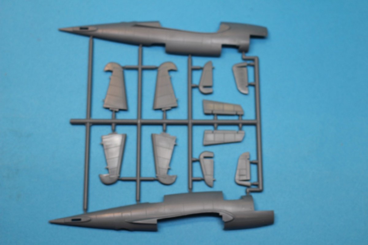 Fly 72042 PZL.37 B Łoś Polish Medium Bomber 1/72 – image 5