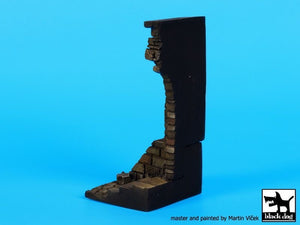 Black Dog D35072 Ruined entrance with stairs base 1/35 – image 2
