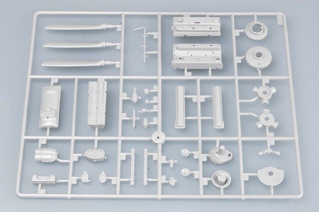 Trumpeter 02416 HURRICANE Mk.IIC/TROP 1/24 – immagine 3