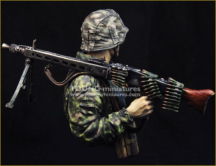 Young Miniatures YM1869 Waffen SS Young Machine Gunner 1944 1/10 – zdjęcie 5