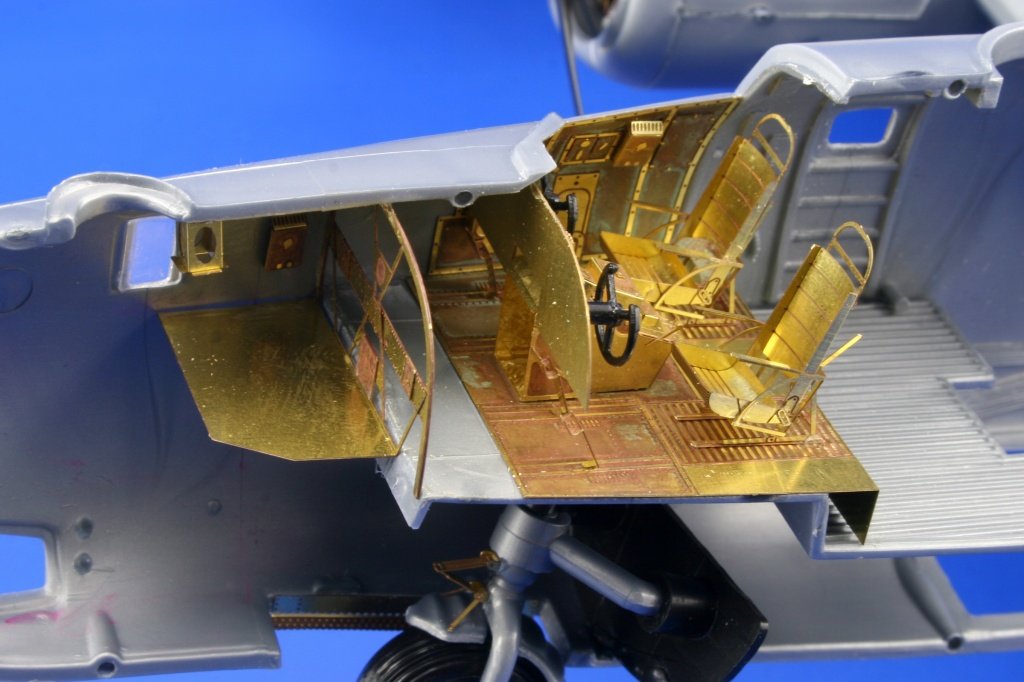 Eduard 49440 B-24J front interior 1/48 Revell – zdjęcie 3