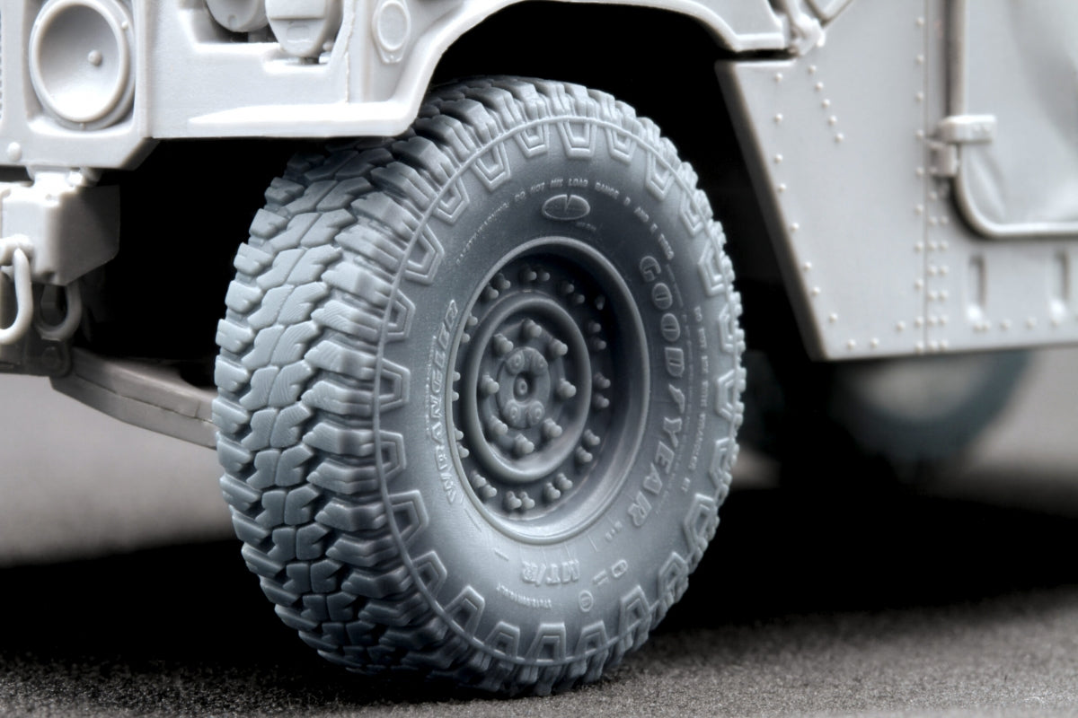 ScaleX WM 35001 HMMWV MT/R 24-bolt Ordinary wheel set (Academy, ICM) 1/35