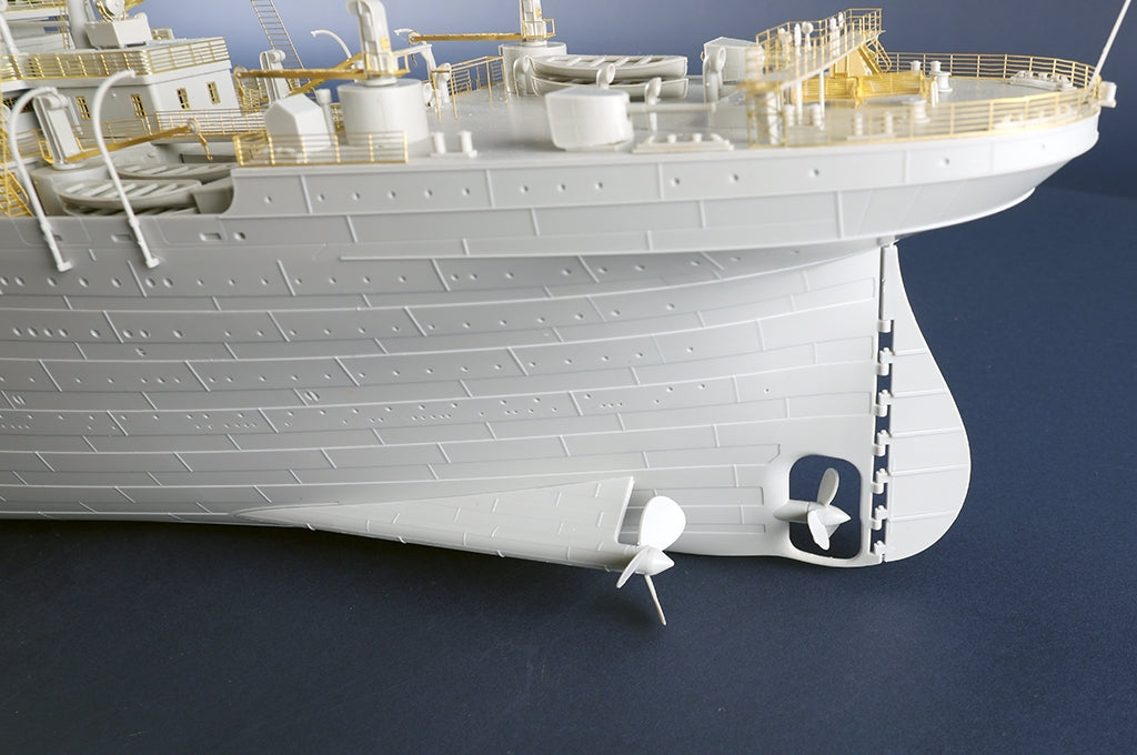 Trumpeter 03720 Olympic 1/200 – image 24
