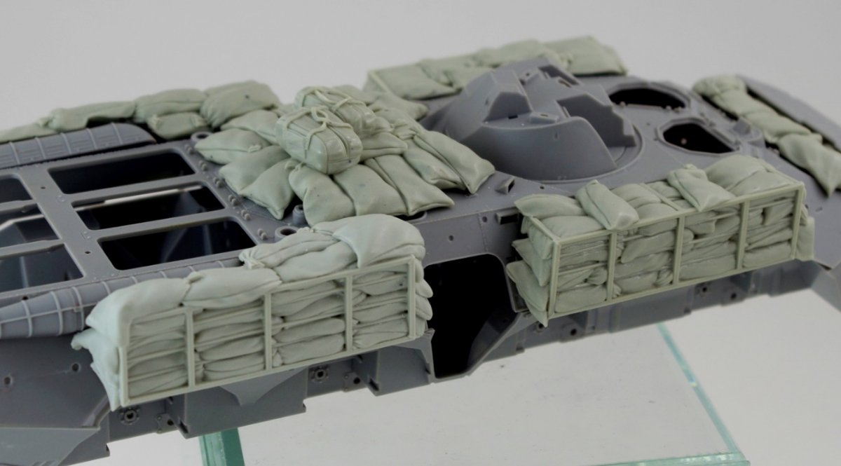 Panzer Art RE35-693 Sandbags armor for Ukrainian BTR-80 1/35 – image 5