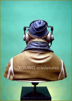 Young Miniatures YM1803-R German S-Boot crew 1/10 – image 5
