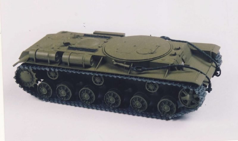 PST 72038 Armored Tow Tractor KV-T 1/72 – zdjęcie 2