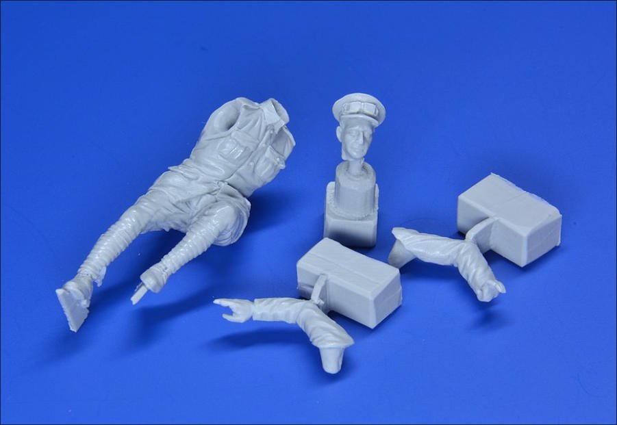 Copper State Models F35-006 British RNAS Armored Car Division seated crewman 1/35 – image 2