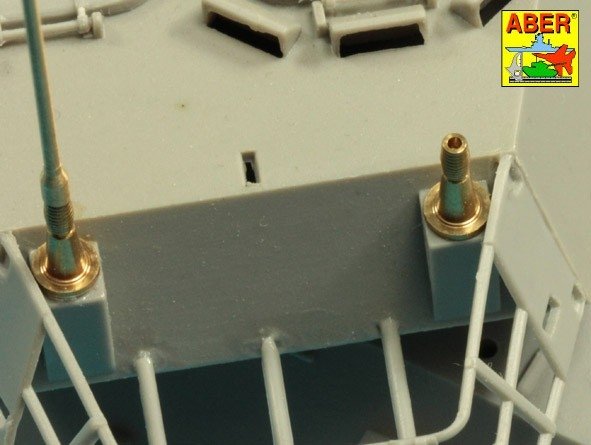 Aber R-44 Zestaw 2 anten VHF pojazdów NATO / Set of 2 NATO antennas with mount bases 1/35 – zdjęcie 10