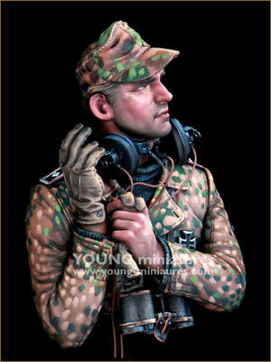 Young Miniatures YM18100 German Waffen SS Panzer Officer 1/10