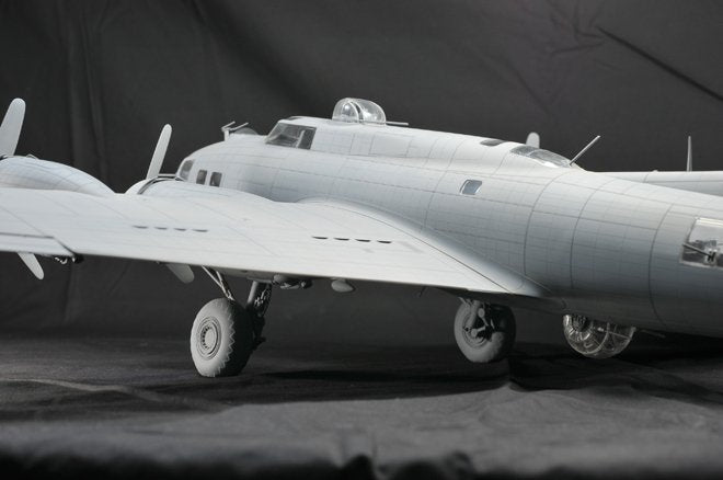 HK Models 01E04 B-17 Flying Fortress F and G 1/32 – zdjęcie 3