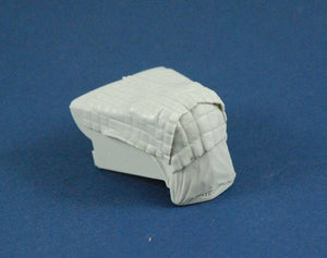 Panzer Art RE35-227 Ford 3000 engine deck with winter canvas 1/35 – image 2