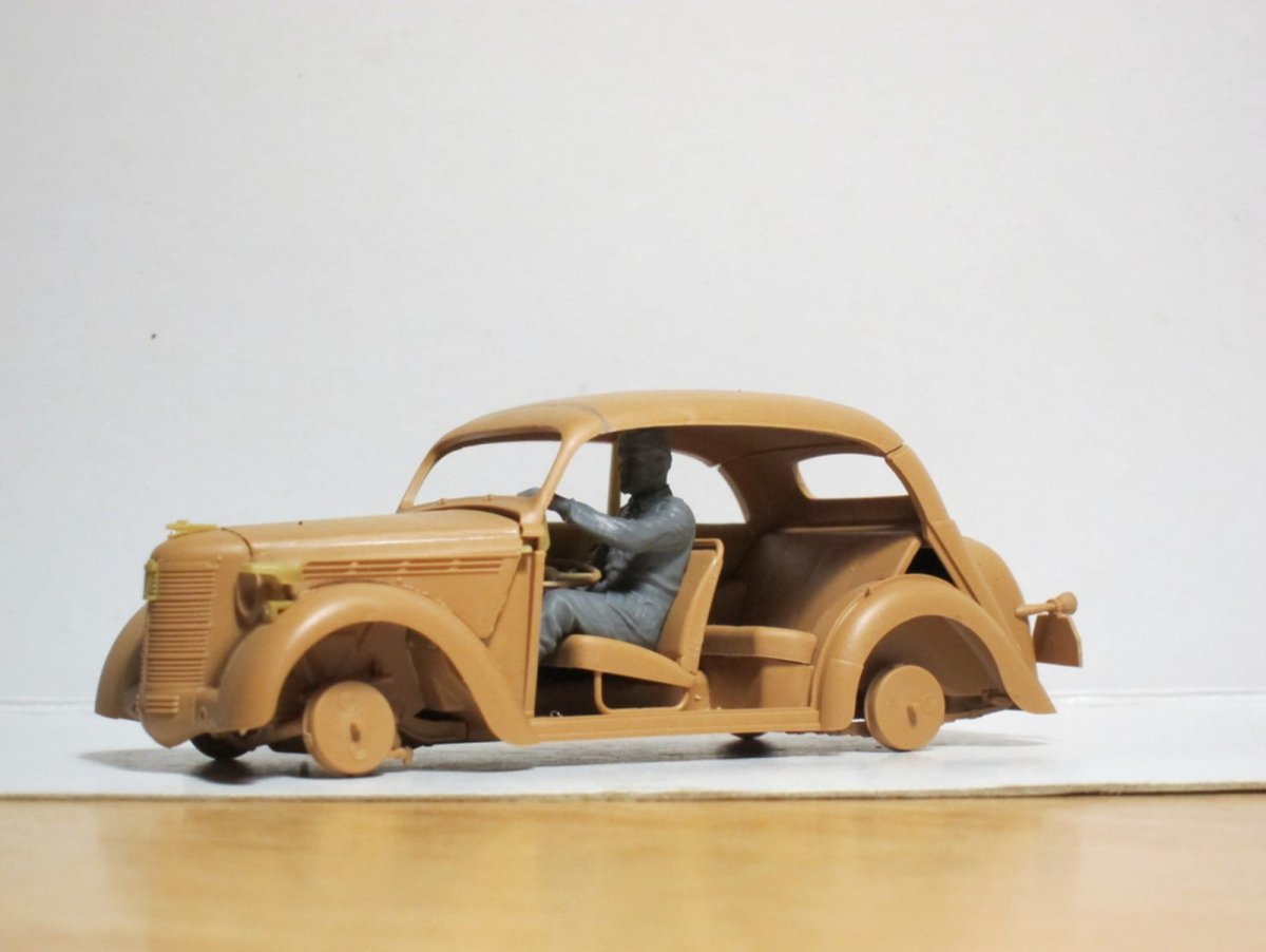 ICM 35642 German Drivers (1939-1945) (4 figures) 1/35 – immagine 3