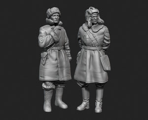 Panzer Art FI35-130 Soviet tank officers in sheepskin coat set 1/35 – image 3