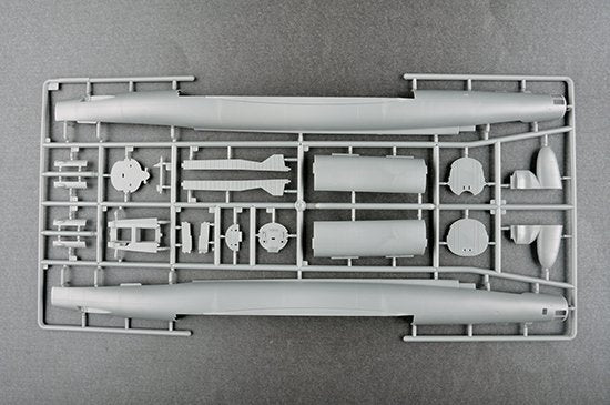 Trumpeter 01695 Soviet Tu-22 &amp;quot;Blinder&amp;quot; tactical bomber 1/72 – zdjęcie 9