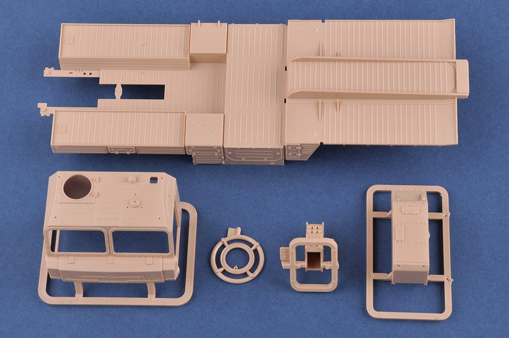 Hobby Boss 85517 Russian BAZ-64022 with 5P85TE2 TEL S-400 1/35 – image 11