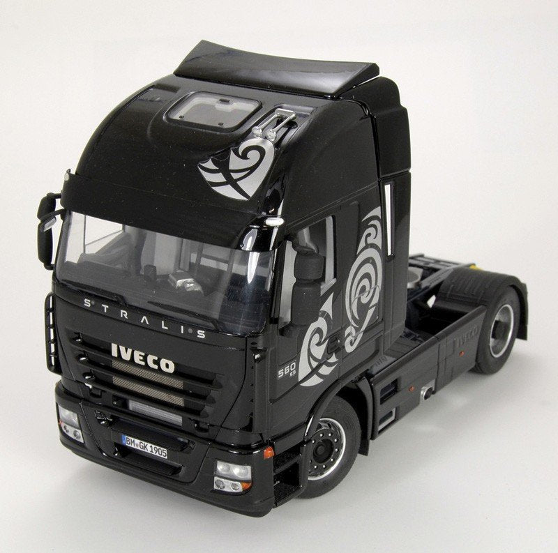 Italeri 3869 IVECO Stralis Active Space 1/24 – zdjęcie 2