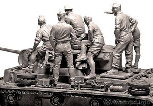 Master Box 3561 Rommel and German Tank Crew (DAK, 1941-1943) 1/35 – image 8
