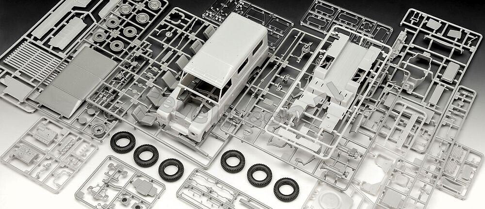 Revell 07056 Land Rover Series III LWB 109 commercial 1/24 – zdjęcie 6