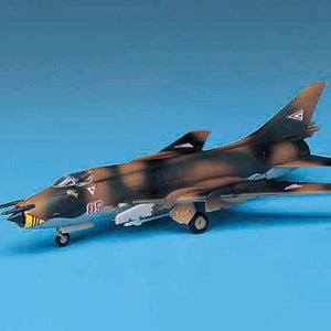 Academy 12612 SU-22 FITTER 1/144 – zdjęcie 3