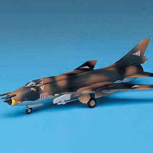 Academy 12612 SU-22 FITTER 1/144 – zdjęcie 3