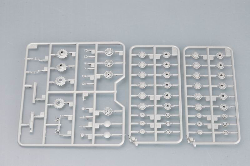 Trumpeter 07236 Soviet KV &amp;quot;Big turret&amp;quot; tank 1/72 – image 5