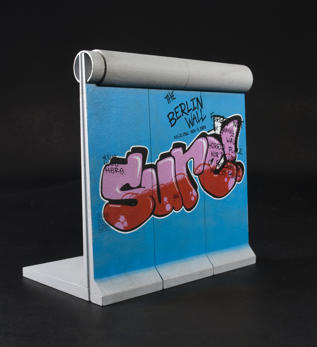 AFV Club 35317 Berlin Wall (3 Pieces) 1/35 – image 4