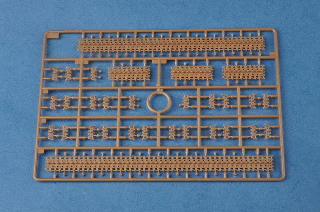 Hobby Boss 83842 Soviet T-35 Heavy Tank -Before – zdjęcie 12