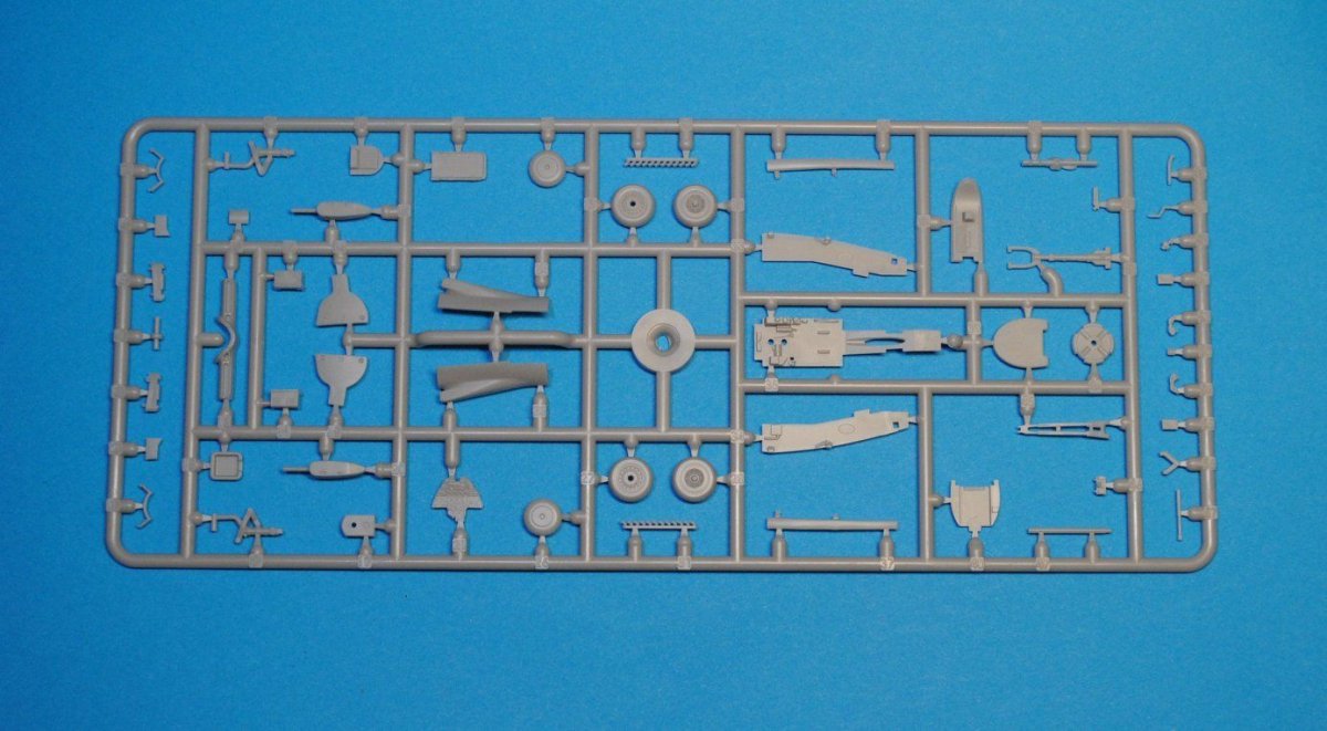 Dora Wings 72005 Bell P-63E-1-BE Kingcobra 1/72 – image 11