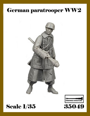 Ardennes Miniature 35049 GERMAN PARATROOPER WW2 1/35