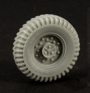 Roues de route Panzer Art RE35-344 pour Chevrolet C15 AC (Dunlop) 1/35