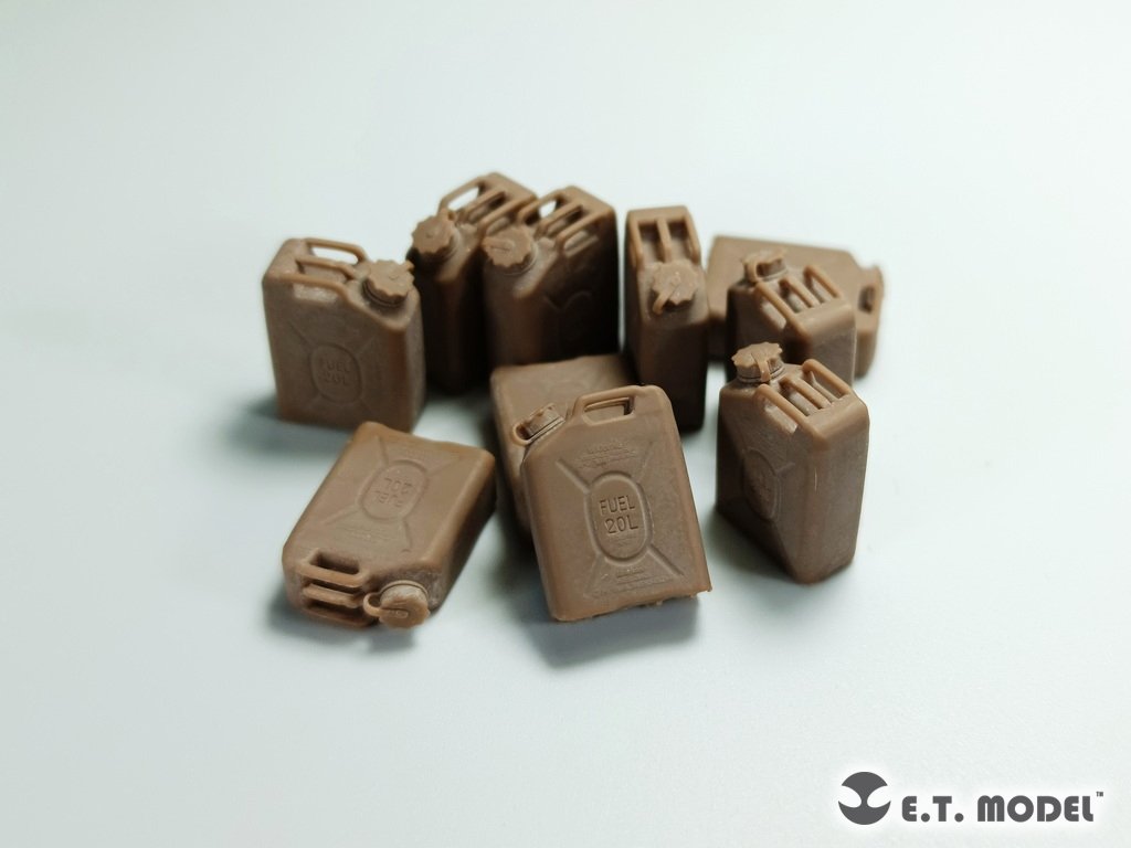 ET Model P35-240 US ARMY 20L FUEL CANS SET (3D Printed) 1/35 – image 3