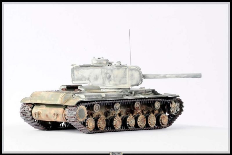 PST 72059 KV-220 Heavy Tank 1/72 – image 4