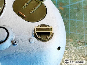 ET Model P35-260 Lights Set with Guards for USArmy M4 Sherman 1/35 – image 12