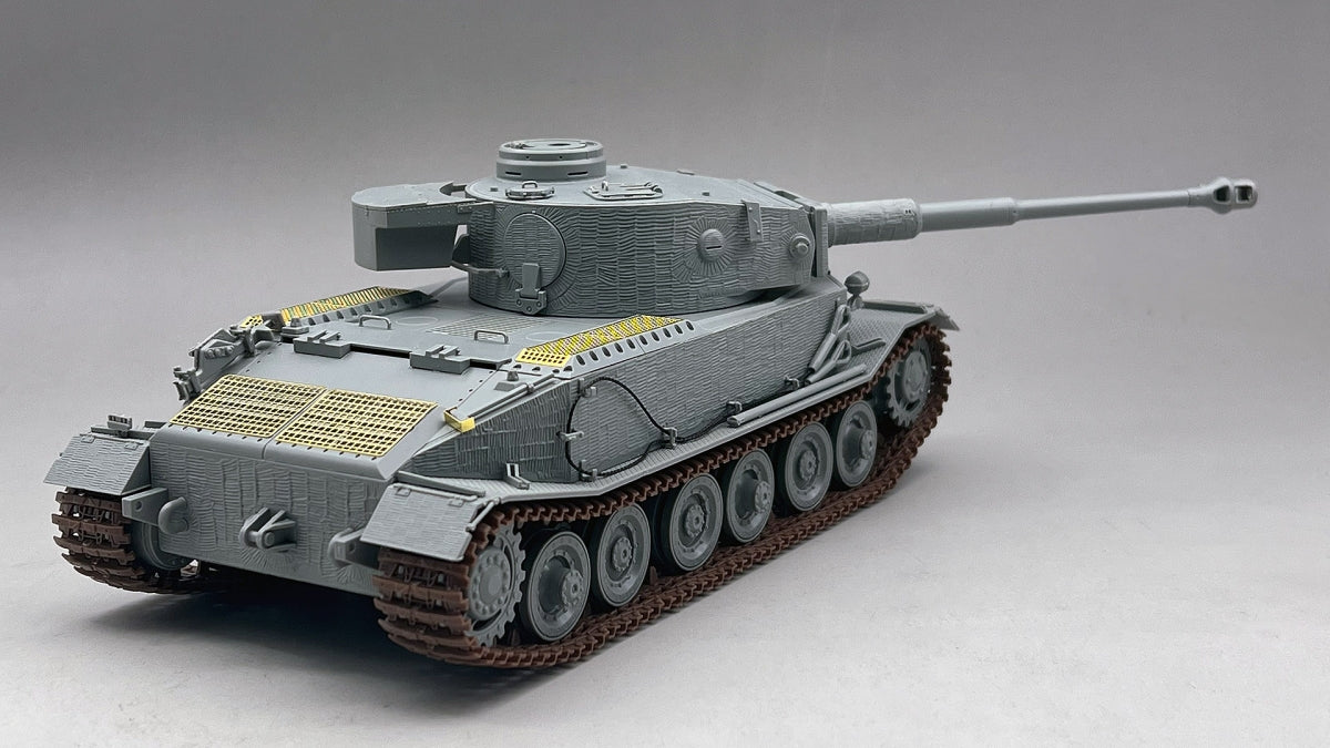 Amusing Hobby 35A059 Panzerbefehlswagen Tiger (P) 003 w/Zimmerit in May 1944 1/35 – zdjęcie 4