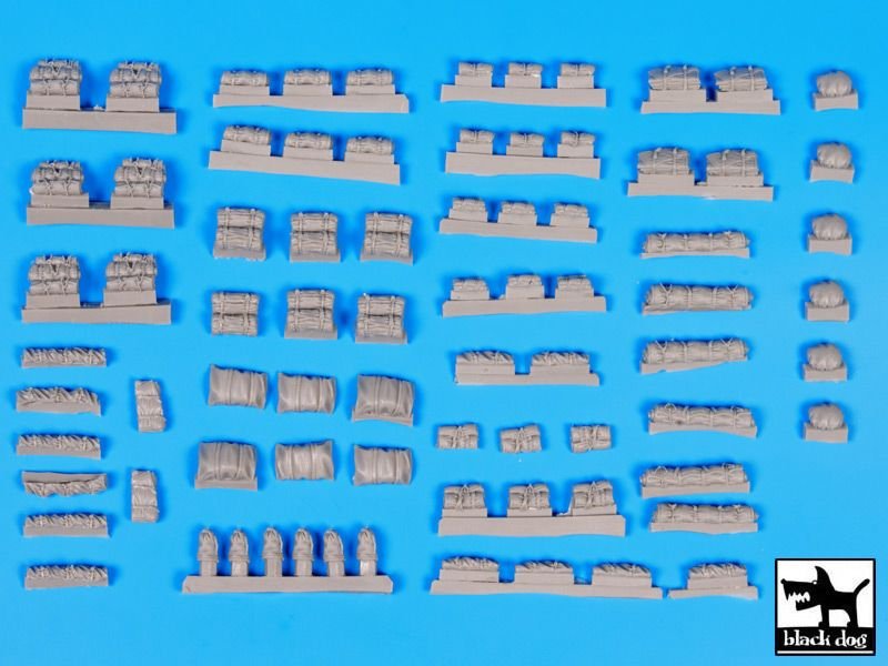 Black Dog T72056 Tentage plus bedrolls 2 accessories set 1/72 – image 5