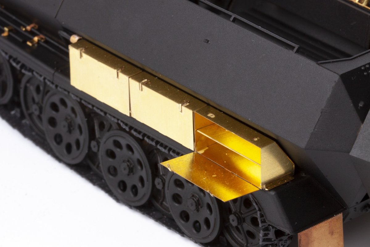 Eduard 36500 Sd. Kfz. 251/1 Ausf. C side stowage bins ACADEMY 1/35 – image 4