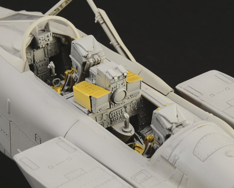 Italeri 2513 TORNADO GR. 4 1/32 – zdjęcie 4