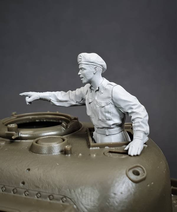 Panzer Art FI35-174 British Sherman tank loader 1/35 – image 3