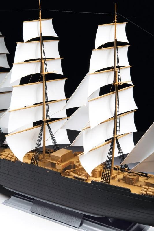 Zvezda 9045 &amp;quot;Krusenstern&amp;quot; Sailing Ship 1/200 – image 4