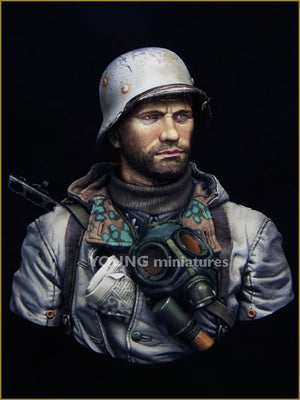 Young Miniatures YM1849 German Motorcyclist East Front WWII 1/10 – image 7