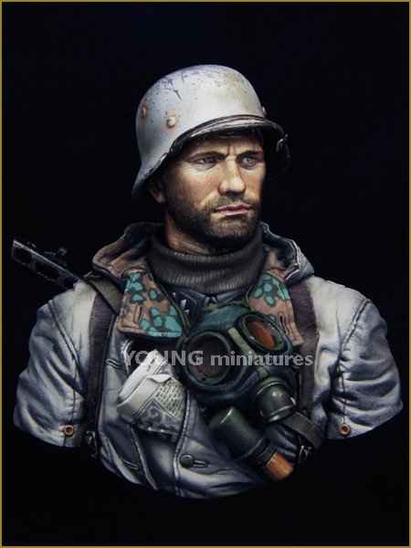 Young Miniatures YM1849 German Motorcyclist East Front WWII 1/10 – image 7