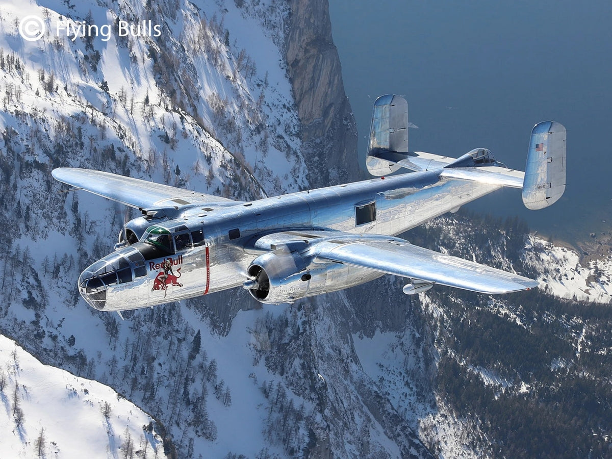 Revell 05643 Flying North American B-25J Mitchell - The Flying Bulls 1/48