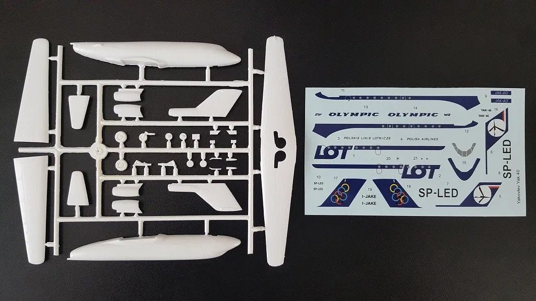 AZ Model AZ14422 Jak-40 LOT/Olympic 1/144 – zdjęcie 3